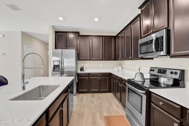 1390 Kendall Dr, Jacksonville, FL 32211 - photo 4