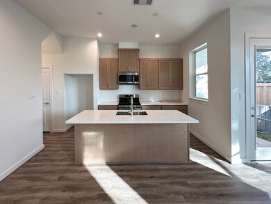 1105 Highland Square Ln, Houston, TX 77091 - photo 6