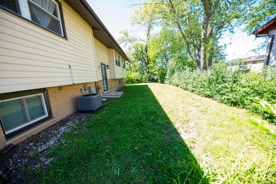 17102 Elm Dr, Hazel Crest, IL 60429 - photo 3