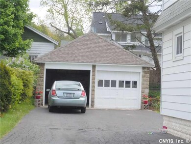 Garage.