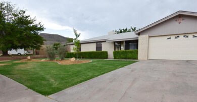 2504 Eastmont Ct, Alamogordo, NM 88310 - photo 2