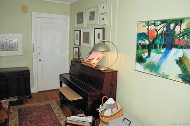 83 N Broadway unit 3E, White Plains, NY 10603 - photo 5