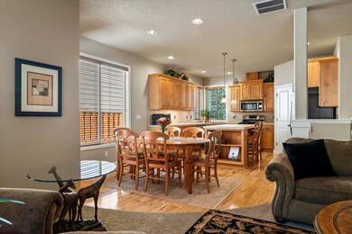 61283 Splendor Ln, Bend, OR 97702 - photo 4