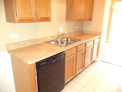 993 Viewpoint Dr, Lake In the Hills, IL 60156 - photo 6