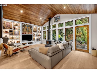 922 SW Spelling Place, Cascade Locks, OR 97014 - photo 2