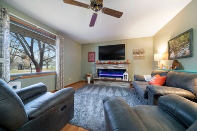 1523 Minns Dr, Machesney Park, IL 61115 - photo 4