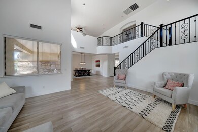 427 E Julian Dr-5