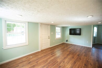 128 Hollis Ave, Warwick, RI 02889 - photo 5