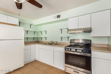 2237 N 8th St unit Back, Phoenix, AZ 85006 - photo 4