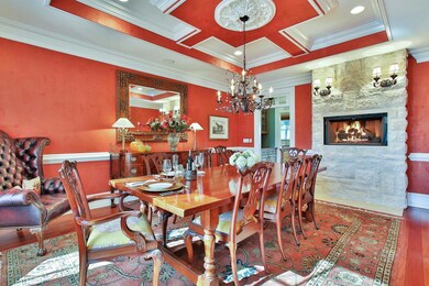 Banquet-sized Formal Dining Room