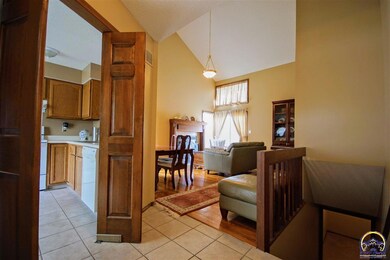 3531 SW Willow Brook Dr, Topeka, KS 66614 - photo 3