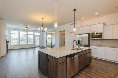 14311 Holcomb Ave, Urbandale, IA 50323 - photo 5