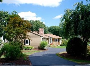 DRIVEWAY/SIDE VIEW