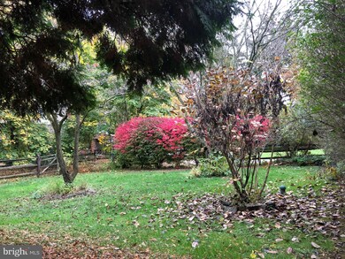 511 Arch St, Spring City, PA 19475 - photo 2