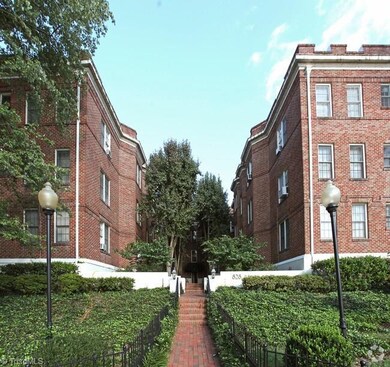 828 N Elm St unit C1, Greensboro, NC 27401 - photo 2