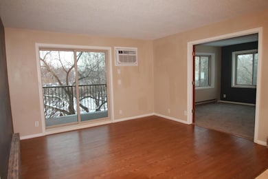 2160 Ridge Dr #21 living room