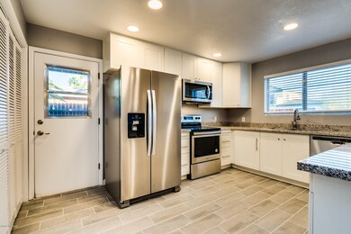 Bright and Stunning Kitchen