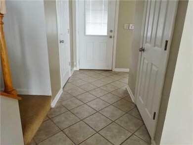 Entry/Foyer.