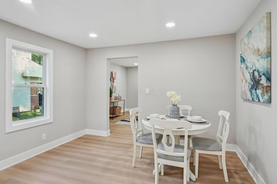 4-web-or-mls-3059-e-8th-st