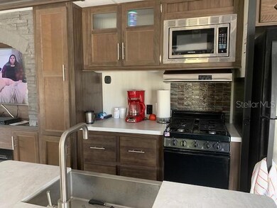 9350 Grizzly Bear Ln, Weeki Wachee, FL 34613 - photo 5