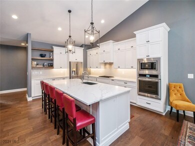 2841 SW 30th St, Des Moines, IA 50321 - photo 5