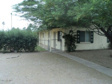 805/807 STREETSIDE PARKING