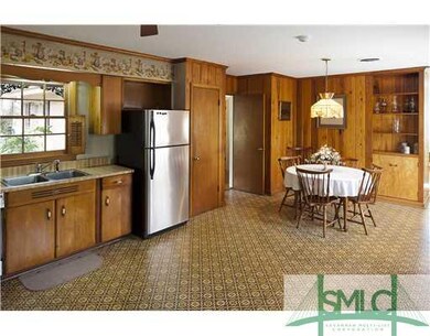 Kitchen. Large eat-in kitchen.