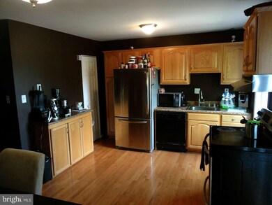 2949 Wetherburn Ct, Woodbridge, VA 22191 - photo 4