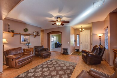 006_Living Room