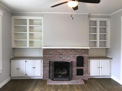 livingroom fireplace