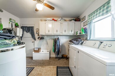 135 Regent St, Lincoln, IL 62656 - photo 6