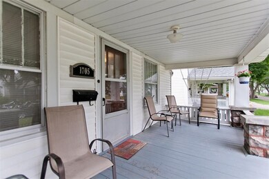 1705 6th Ave SE, Cedar Rapids, IA 52403 - photo 2