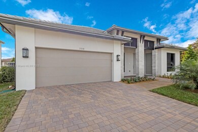 13130 Addilyn Ct, Davie, FL 33325 - photo 2