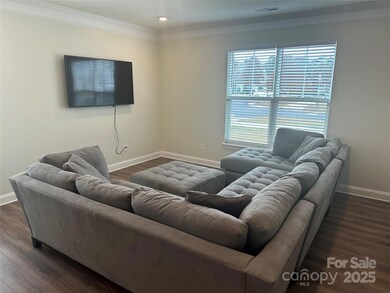 2004 Blewett Dr, Charlotte, NC 28269 - photo 5