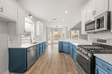 31730 Midlake Park, Conroe, TX 77385 - photo 6