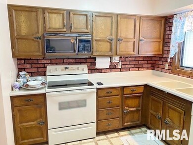 2319 3rd St, Moline, IL 61265 - photo 7