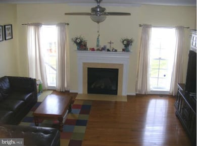 22304 Lost Branch Cir, Ashburn, VA 20148 - photo 6