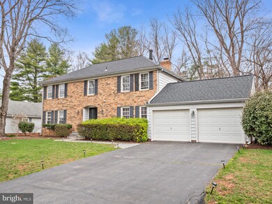 9420 Copenhaver Dr, Potomac, MD 20854 - photo 2