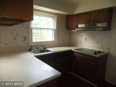 8718 Crystal Rock Ln, Laurel, MD 20708 - photo 5