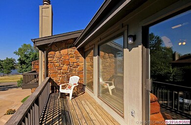 Deck with amazing views of Riverside Dr.