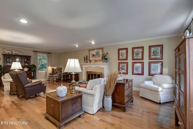 03_WoodlandTraceDrive_212_Living01