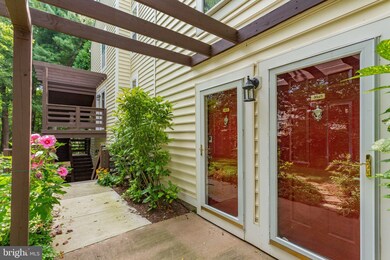 9921 Oakton Terrace Rd, Oakton, VA 22124 - photo 5