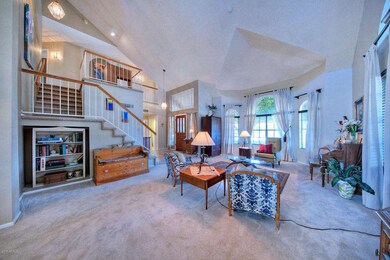 Entry/Living Room