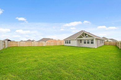 Spacious backyard - great for entertaining outdoor