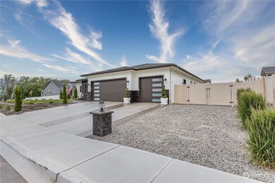 760 S Perry Ave, East Wenatchee, WA 98802 - photo 2