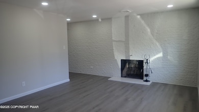 2556 N Delaware Dr, Mount Bethel, PA 18343 - photo 6