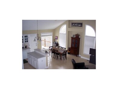 7637 Constance St, Shawnee, KS 66216 - photo 4