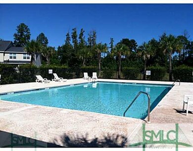 Swimming Pool/Hot Tub/Sauna. Community Pool