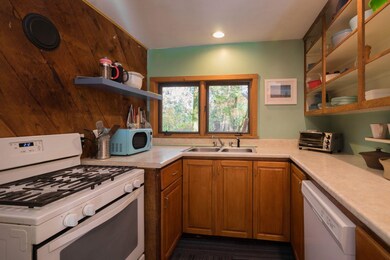 212 S Pine Banks Rd, Putney, VT 05346 - photo 2