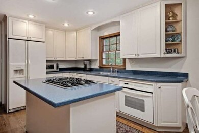 202 E Farnham Ln, Wheaton, IL 60189 - photo 6